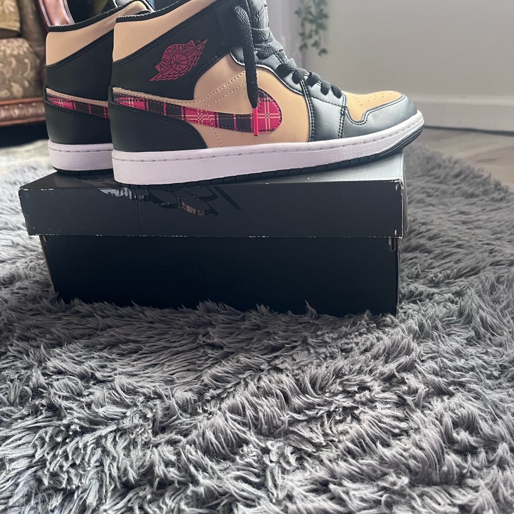 Air Jordan 1 Mid High-Top Sneakers Tartan Swoosh Plaid - Picture 9 of 10